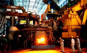 Vận hành mẻ thép đầu tiên
của nhà máy.