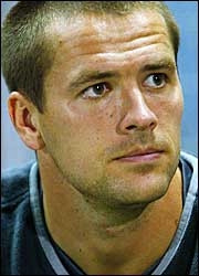 Thần đồng Owen sang Real Madrid