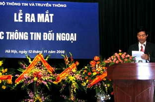 Ông Lê Nghiêm phát biểu tại lễ ra mắt.