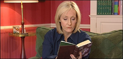 Những câu chuyện thú vị chung quanh cuốn sách mới của JK Rowling
