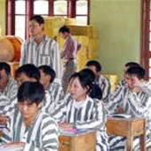 Dạy nghề cho phạm nhân