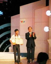 Nhà sáng chế “Máy tách hạt ngô tự động Đ1”