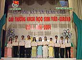 Các nhóm sinh viên <br>đoạt giải nhất cuộc thi <br>Euréka 2004.