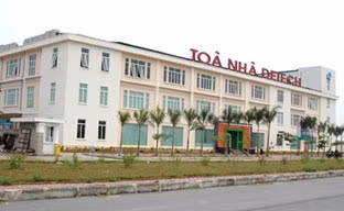 Tòa nhà Detech, trụ sở của Đại học FPT.