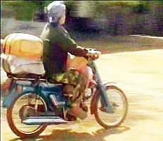 Tìm biện pháp chống buôn lậu xăng dầu qua biên giới Tây Ninh