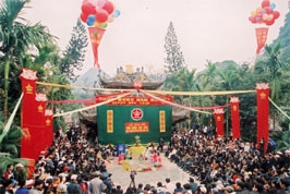 Lễ hội chùa Hương.