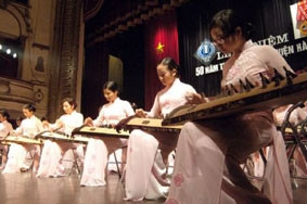 Hơn 100 thí sinh dự thi độc tấu và hòa tấu nhạc cụ dân tộc toàn quốc