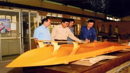 Viện Khoa học công nghệ tàu thủy
(Bộ Giao thông vận tải) nghiên cứu
chế tạo tàu 2 thân.
