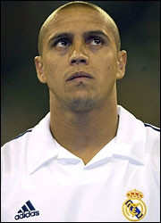 Ngôi sao Roberto Carlos sang Chelsea?