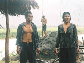 Cảnh trong phim Rừng đen
(Đạo diễn Vương Đức)