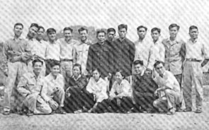 Một số giáo viên trong tổng số 860 người
lên Việt Bắc, Tây Bắc năm 1959.