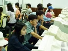 Ngành CNTT Trường<br>ĐH Bách khoa TP Hồ Chí Minh<br>có tỷ lệ SV rơi rụng khoảng 50%<br>so với tổng số SV đầu vào.