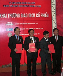 SSI chào sàn Hà Nội, nhiều kỷ lục mới được lập