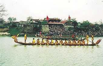 Lễ hội bơi chải truyền thống Bạch Hạc.