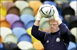Oliver Kahn từ chối một đề nghị từ Nhật Bản
