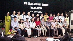 Những người được học bổng
của IFP năm 2004.