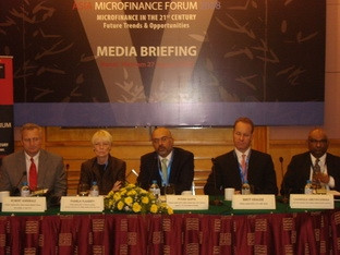 Tài chính vi mô – công cụ đắc lực xóa đói, giảm nghèo