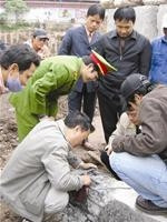 Kiểm tra các móng cọc bị rút ruột.