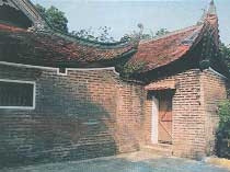 Mái cong Đình Chèm.