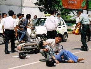 Tử vong do tai nạn giao thông chiếm một nửa
các ca tử vong do tai nạn thương tích
và bạo lực tại Việt Nam.