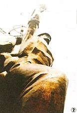 Tượng đài đúc đồng: Nhanh xuống cấp đến mức... khó tin