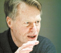 J.M.G Le Clézio, chủ nhân<br>
của Nobel Văn học 2008.