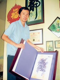 Tuyển tập thư pháp thơ Huế độc đáo