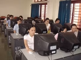 Giáo viên tham khảo trên máy tính
(www.pgdtanphu.edu.vn).