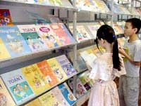 Bình ổn giá sách bằng cách nào?