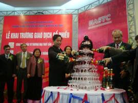 HASTC – Index lần đầu vượt ngưỡng 250 điểm