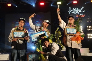 Nhóm nhảy B.M.P vô địch cuộc thi Bước nhảy xì tin