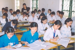 Các sinh viên trường đại họcbrTây Bắc trong giờ lên lớp.