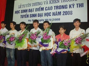 Tuyên dương các thủ khoa ĐH năm học 2008-2009