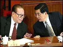 Ông Giang Trạch Dân (trái) <br> và ông Hồ Cẩm Đào