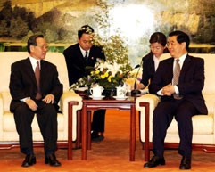 Tổng Bí thư BCH T.Ư Đảng CS Trung Quốc, <br>Chủ tịch nước CHND Trung Hoa Hồ Cẩm Đào <br>tiếp Thủ tướng Phan Văn Khải.