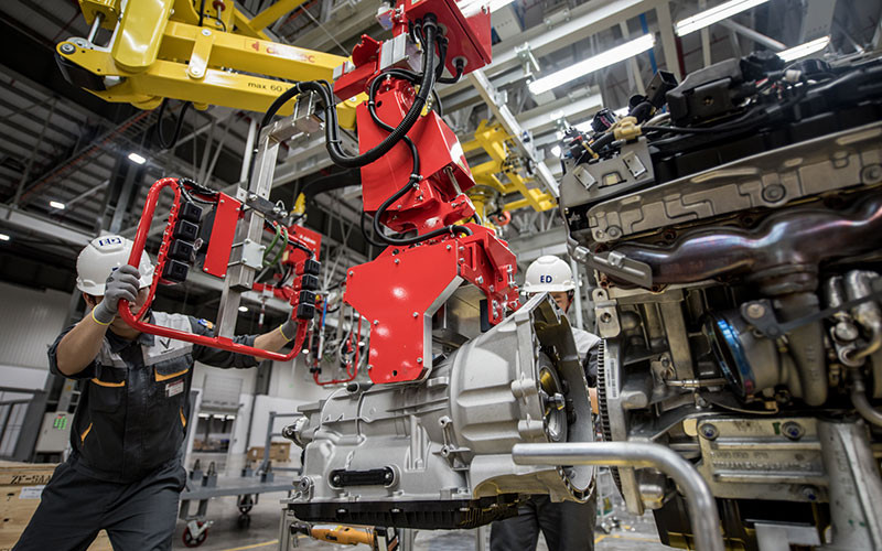 Sản xuất, lắp ráp xe ô-tô tại Tổ hợp Vinfast (Khu công nghiệp Ðình Vũ-Cát Hải, TP Hải Phòng). 