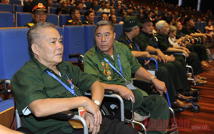 Các đại biểu tại “Gặp mặt tuyên dương thương binh nặng tiêu biểu toàn quốc năm 2019” (Ảnh: Đăng Khoa).