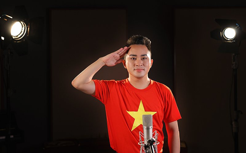 Ca sĩ Tùng Dương.