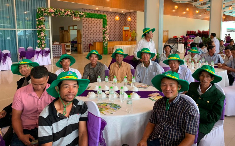 Nông dân tham dự chương trình.