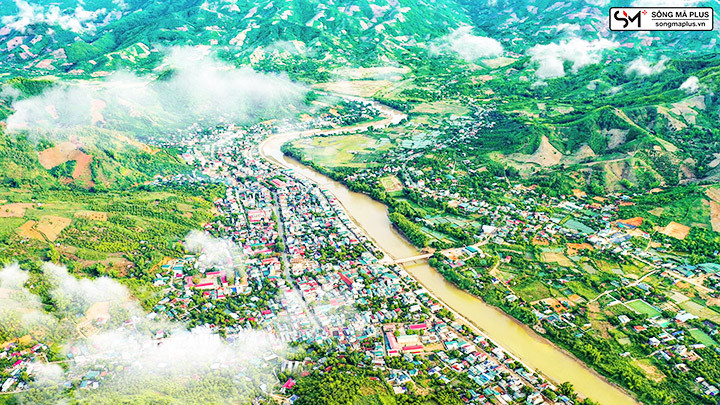 Thị trấn Sông Mã nhìn từ trên cao.