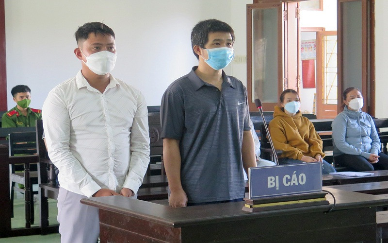 Các bị cáo tại phiên tòa.