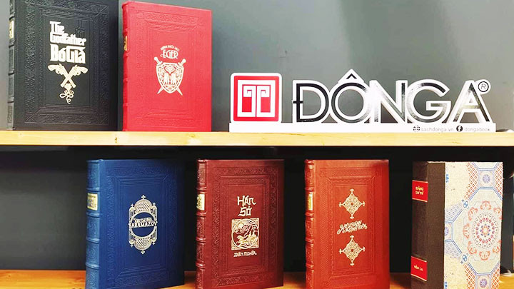 Một số bản sách “ấn bản đặc biệt” của Đông A được trưng bày tại các Hội chợ sách quốc tế ở Đức và Pháp, Bỉ.