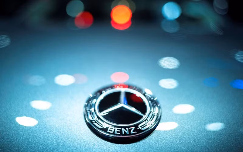 Logo của hãng xe hơi Đức Mercedes-Benz. (Ảnh: Reuters)