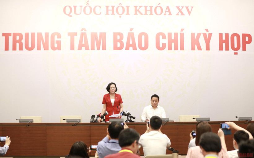 Bà Nguyễn Thị Thanh, Trưởng Ban công tác đại biểu thông tin với báo chí, sáng 7/6. (Ảnh: LINH KHOA)