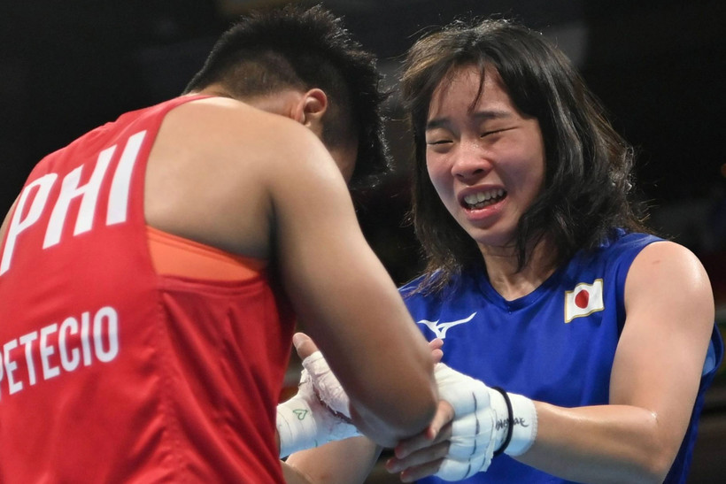 Các vận động viên khó lòng kìm được sự xúc động khi chiến thắng. (Ảnh: Reuters)