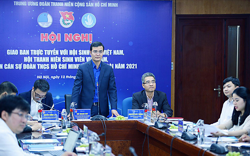 Đồng chí Bùi Quang Huy phát biểu ý kiến tại Hội nghị.
