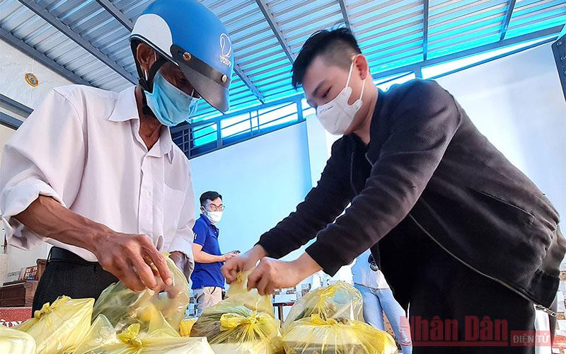 Các phần cơm “O đồng” hoàn thành vào 10 giờ 26 phút sáng 10/7.