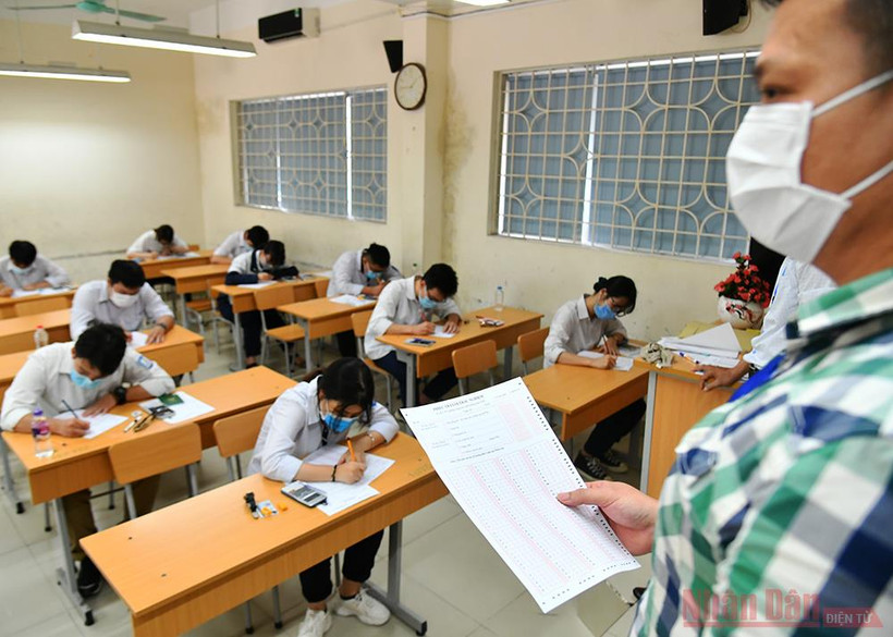 Trong phòng thi tốt nghiệp THPT 2020 (Ảnh: THUỶ NGUYÊN)