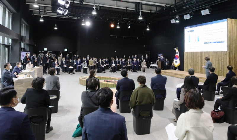 Cuộc họp của Ủy ban về trung hòa carbon của Hàn Quốc tại Seoul. (Ảnh: Yonhap)