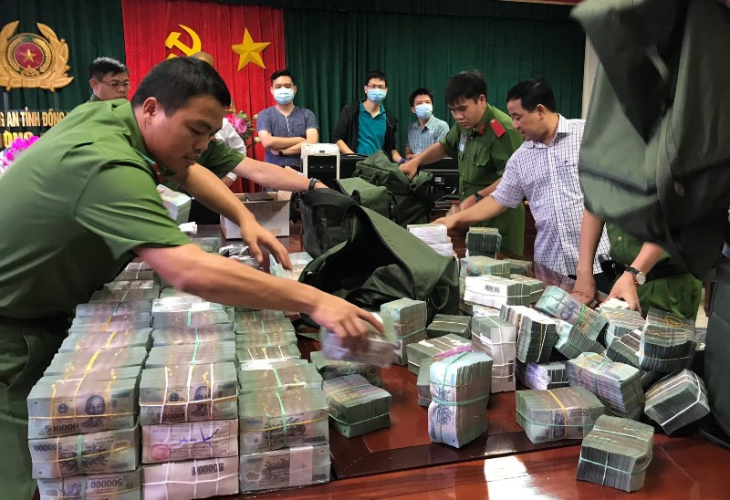 Tang vật thu giữ hơn 100 tỷ đồng.